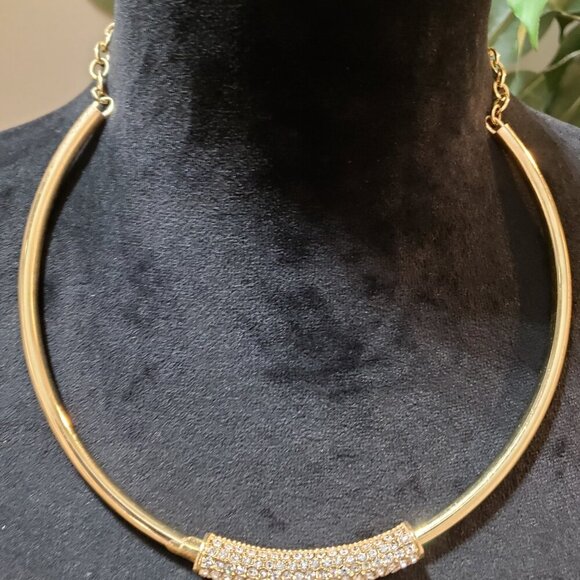 Vintage Women Clear Rhinestone Crown Trifari Necklace Jewelry with Lobster Clasp - Picture 2 of 7